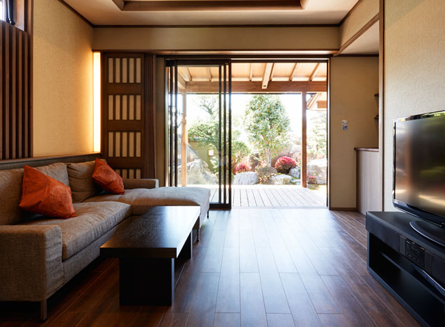 Japanese-Western style room with rotenburo Kumano and Hourai